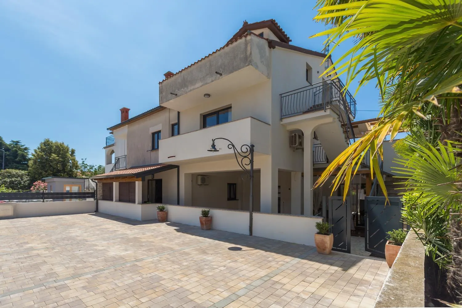 Modernes Apartment Nur 250 Meter Zum Strand Mit Privatem Balkon, Grill, Wifi Porec