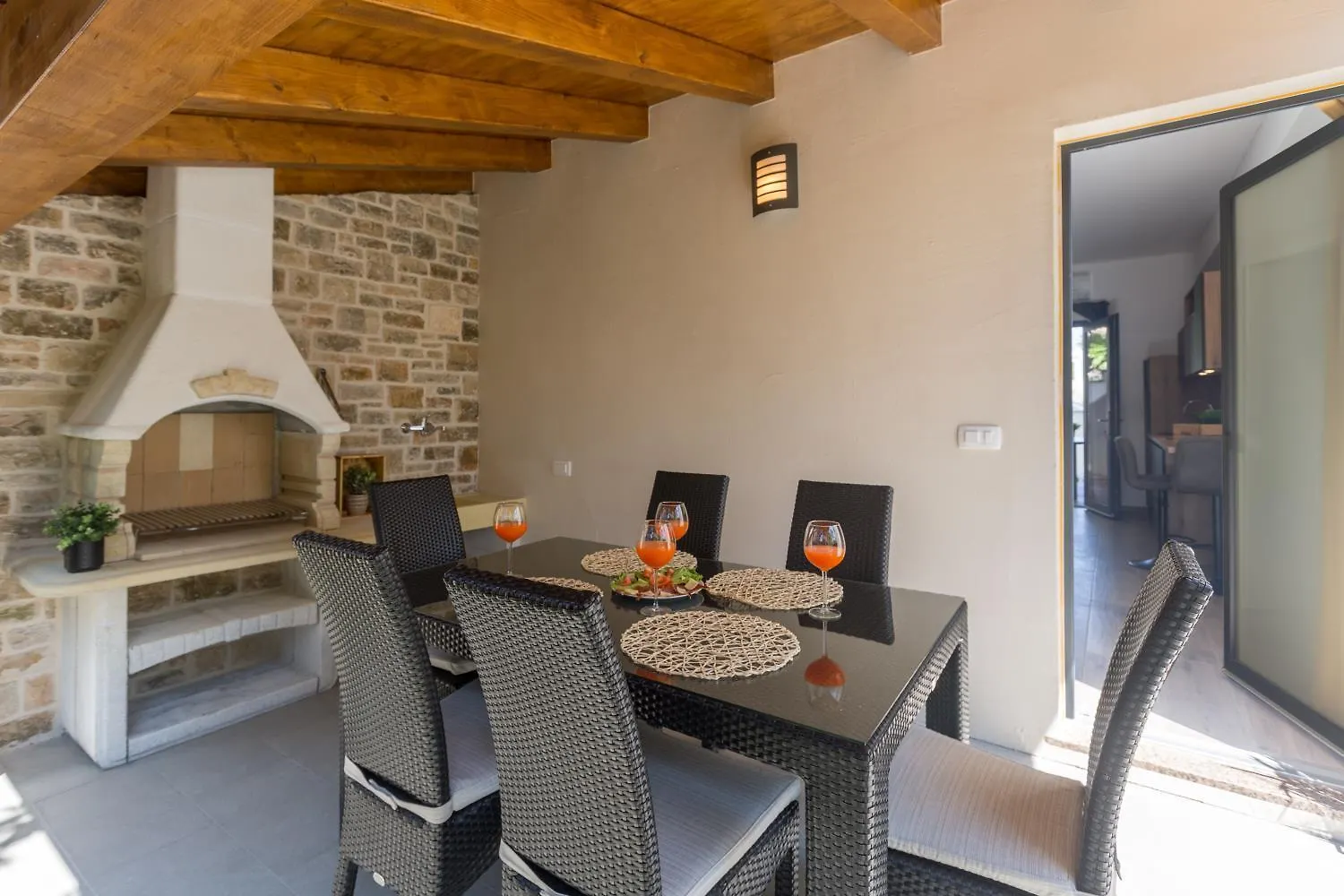 Modernes Apartment Nur 250 Meter Zum Strand Mit Privatem Balkon, Grill, Wifi Porec 0*,  Croatia