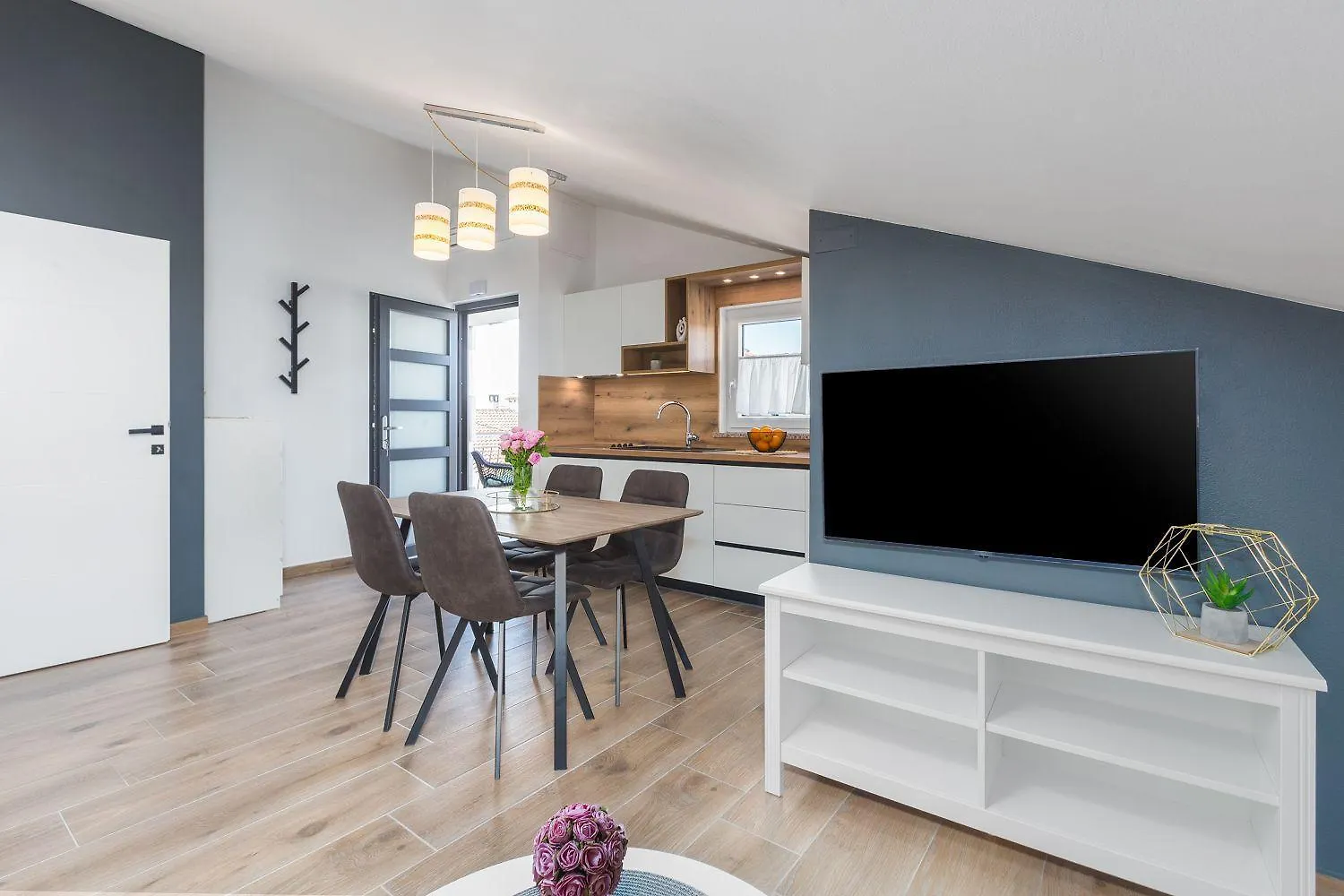 Modernes Apartment Nur 250 Meter Zum Strand Mit Privatem Balkon, Grill, Wifi Porec