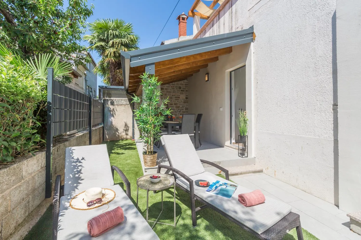 Modernes Apartment Nur 250 Meter Zum Strand Mit Privatem Balkon, Grill, Wifi Porec 0*,