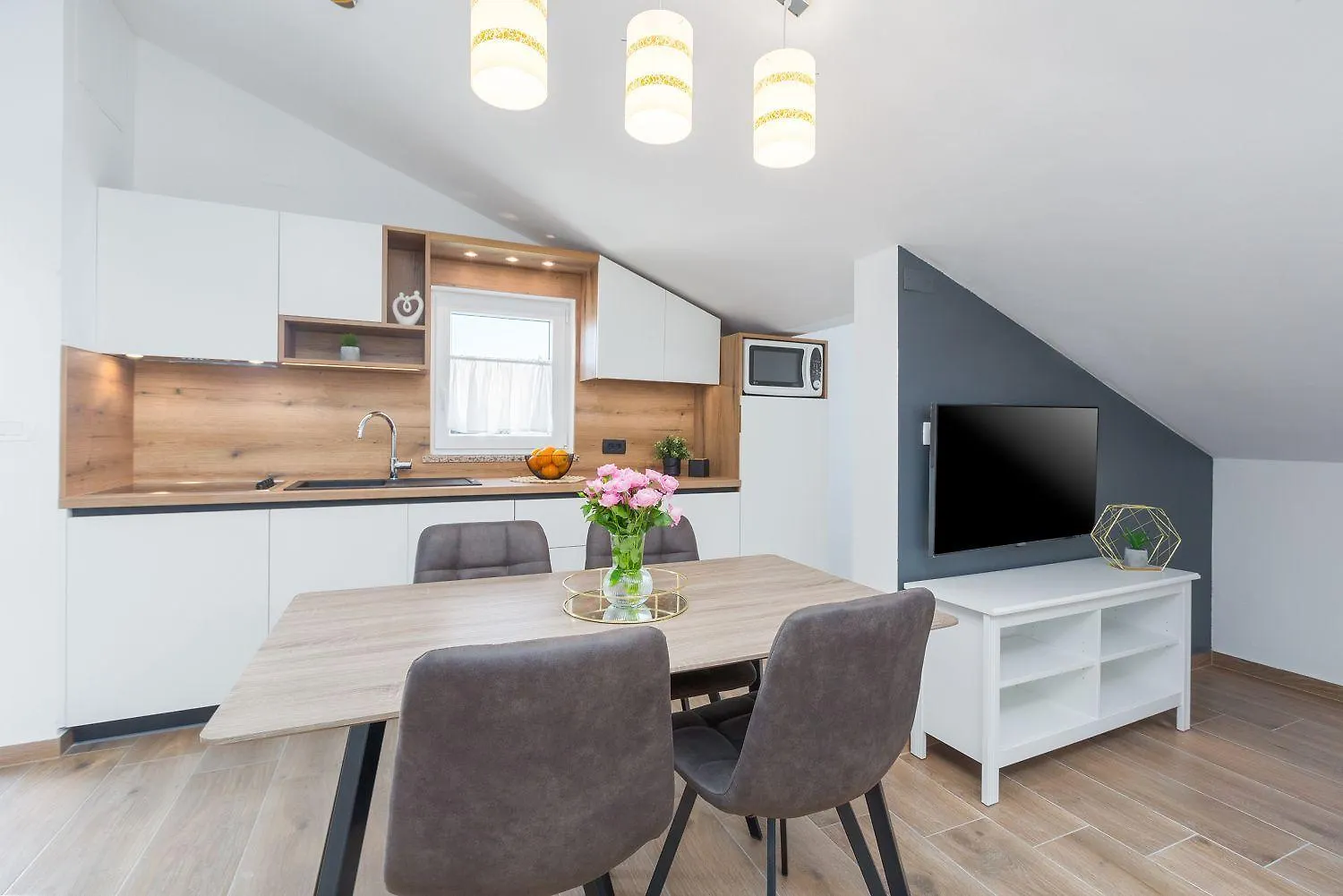 Modernes Apartment Nur 250 Meter Zum Strand Mit Privatem Balkon, Grill, Wifi Porec 0*,