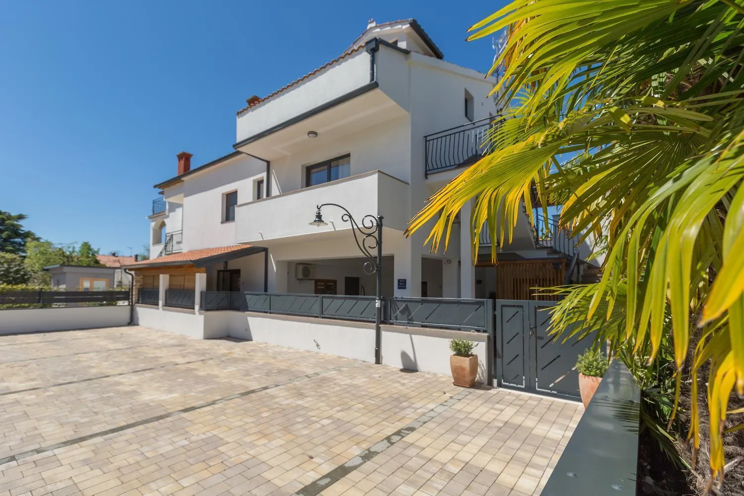 Modernes Apartment Nur 250 Meter Zum Strand Mit Privatem Balkon, Grill, Wifi Porec
